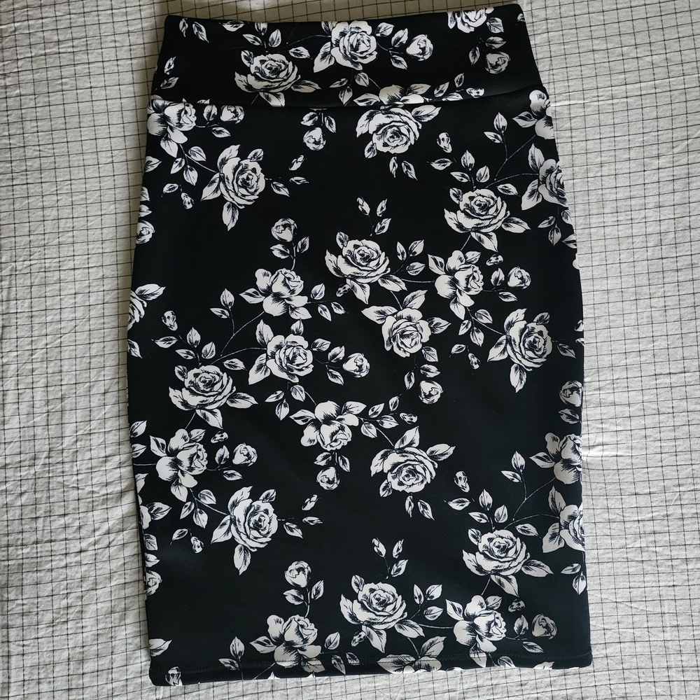 Black and White Floral Pencil Skirt